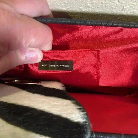 Adrienne Vittadini handbag - Picture 4 of 6